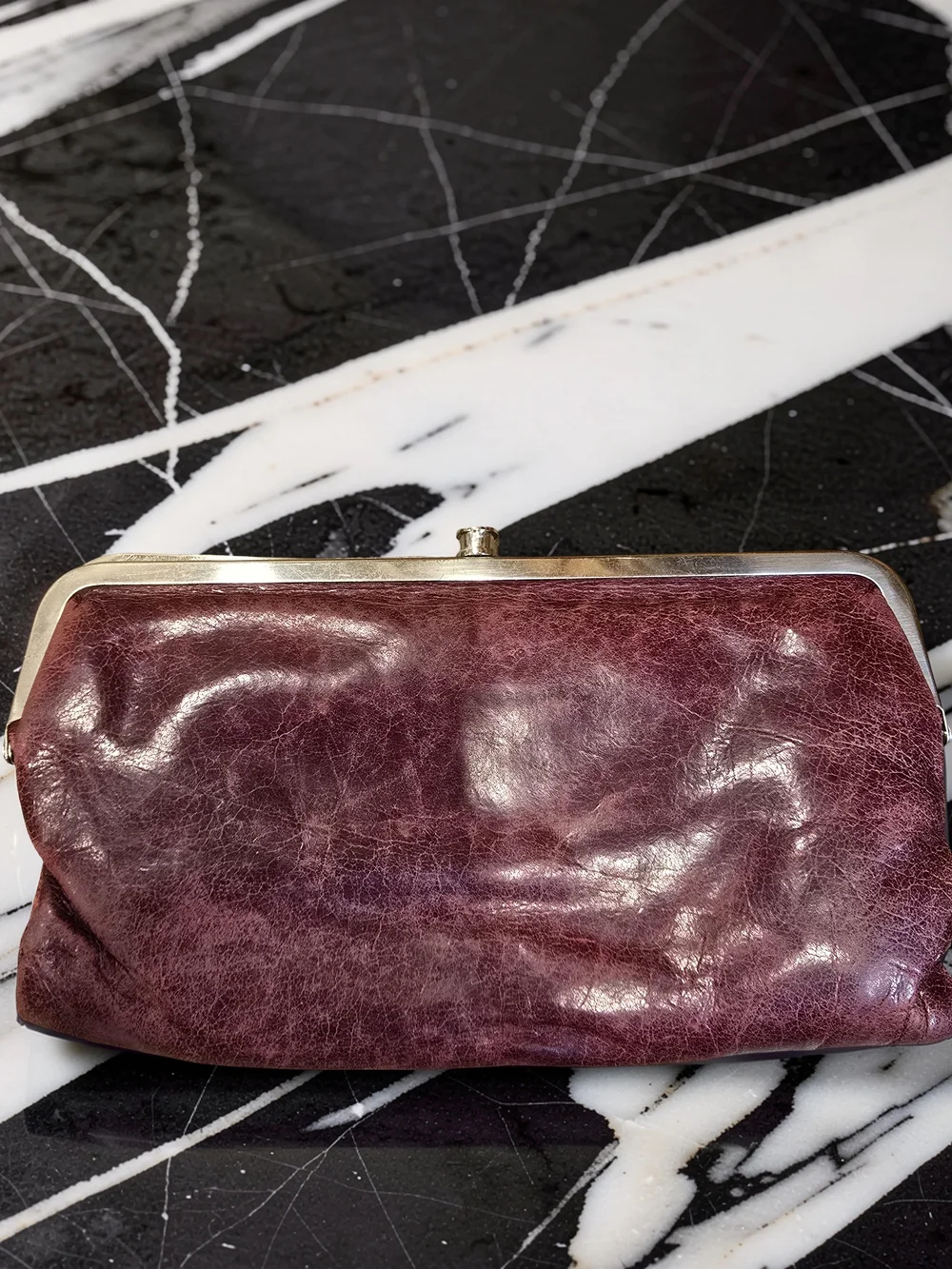 HOBO The Original Lauren Kisslock Wallet - Distressed Hide Leather